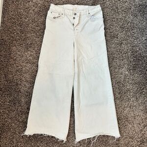 Time and Tru High Rise Cropped Jeans-Cream